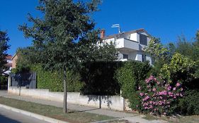 Apartment Elinor 2