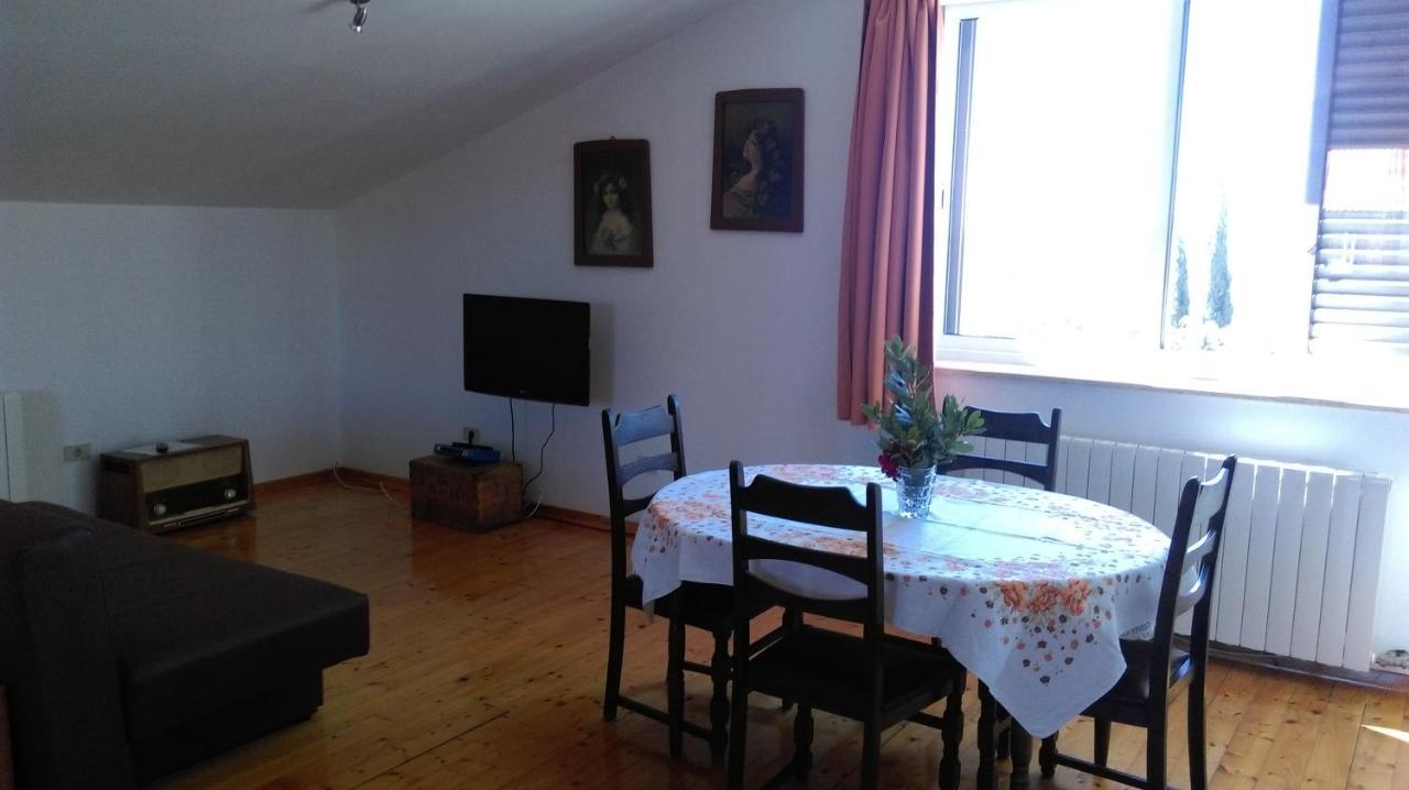 Apartment Elinor 2 Rovigno Esterno foto